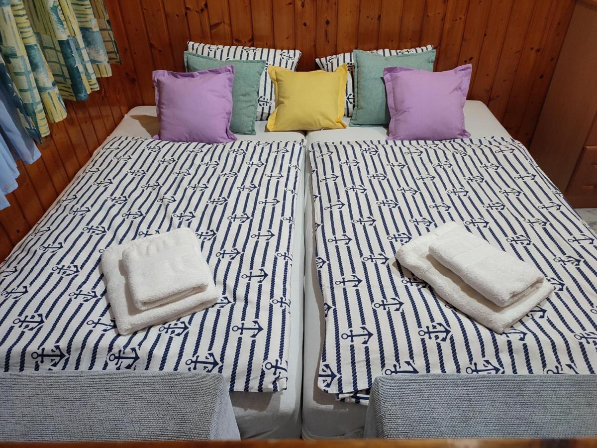 Unicum Vendeghaz Otel Abádszalók Dış mekan fotoğraf
